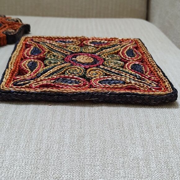 Vintage Floral Rafia Woven Trivets, set of 2 - Picture 5 of 12